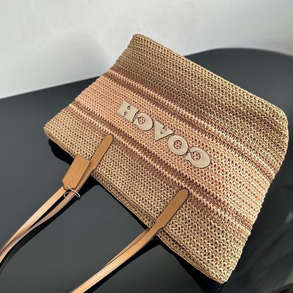 Coach woven tote bag Size: 33x17x30cm, opening size 45cm - Picture 5 of 9